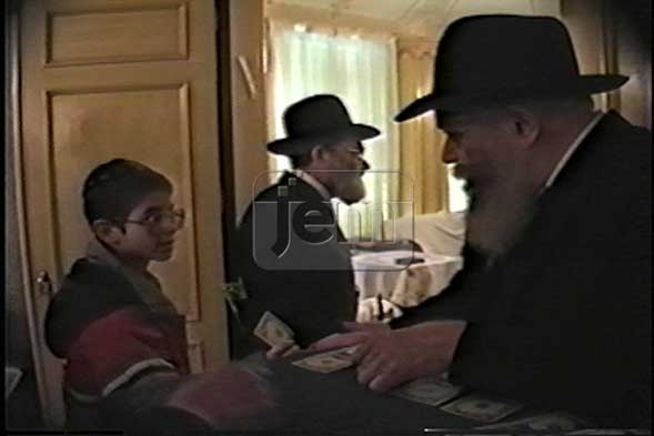הזמנת וידאו של הרגע שלי - מזהי JEM 2079636
