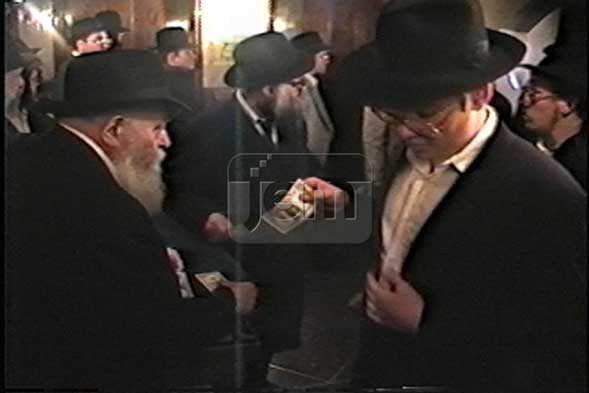הזמנת וידאו של הרגע שלי - מזהי JEM 2207747