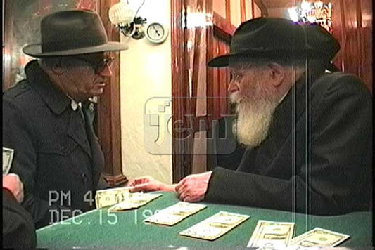 הזמנת וידאו של הרגע שלי - מזהי JEM 2041663,2041664
